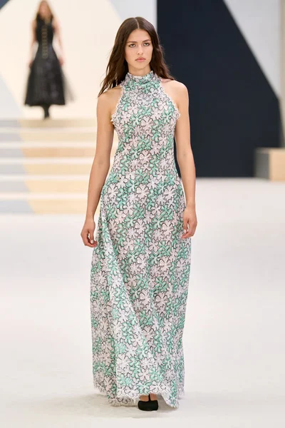 Look 30